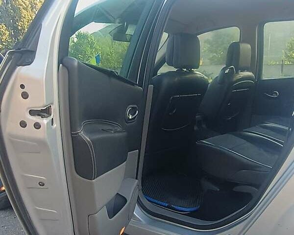 Серый Рено Гранд Сценик, объемом двигателя 1.9 л и пробегом 300 тыс. км за 4700 $, фото 1 на Automoto.ua