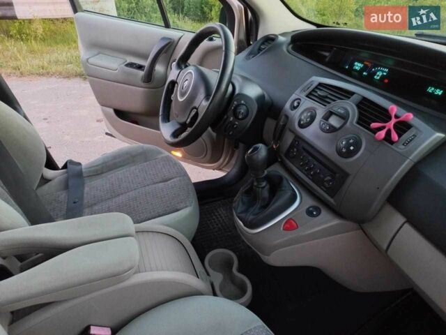 Рено Гранд Сценик 2006 в Дубровице на Automoto.ua Серый Рено Гранд Сценик, объемом двигателя 1.5 л и пробегом 51 тыс. км за 4500 $, фото 6 на Automoto.ua