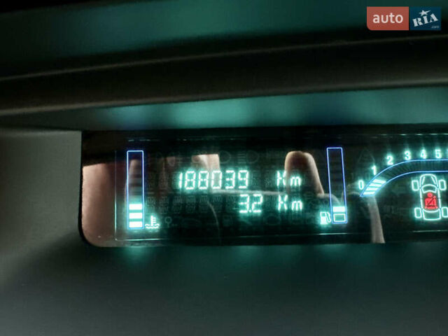 Серый Рено Гранд Сценик, объемом двигателя 1.6 л и пробегом 188 тыс. км за 6200 $, фото 51 на Automoto.ua