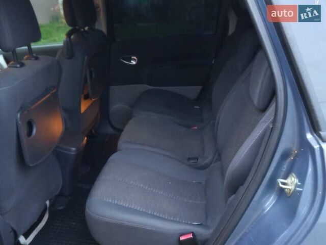 Серый Рено Гранд Сценик, объемом двигателя 2 л и пробегом 259 тыс. км за 5850 $, фото 4 на Automoto.ua