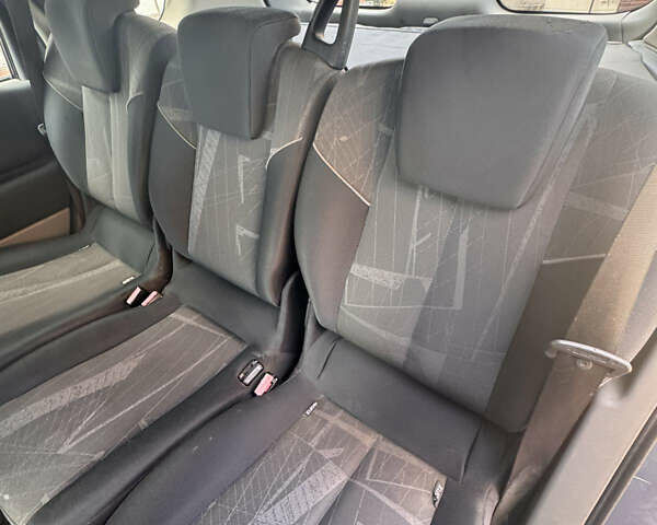 Серый Рено Гранд Сценик, объемом двигателя 2 л и пробегом 253 тыс. км за 4300 $, фото 4 на Automoto.ua