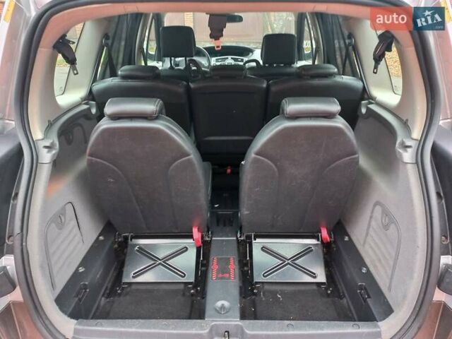 Серый Рено Гранд Сценик, объемом двигателя 1.6 л и пробегом 160 тыс. км за 4950 $, фото 83 на Automoto.ua