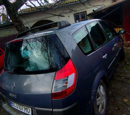 Серый Рено Гранд Сценик, объемом двигателя 1.5 л и пробегом 235 тыс. км за 4700 $, фото 5 на Automoto.ua