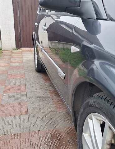 Серый Рено Гранд Сценик, объемом двигателя 2 л и пробегом 253 тыс. км за 5450 $, фото 3 на Automoto.ua