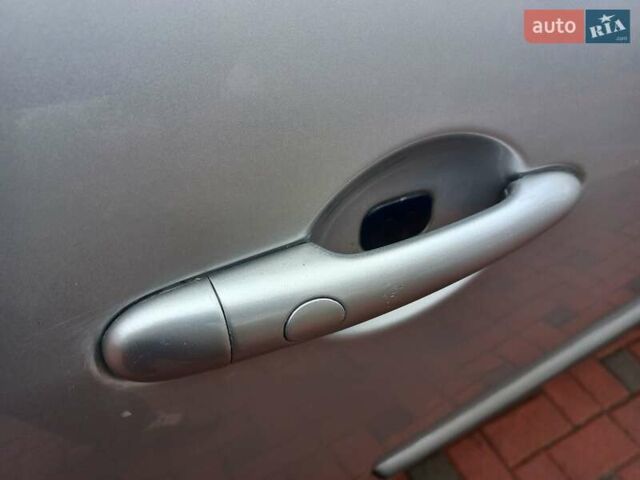 Серый Рено Гранд Сценик, объемом двигателя 1.6 л и пробегом 160 тыс. км за 4950 $, фото 50 на Automoto.ua