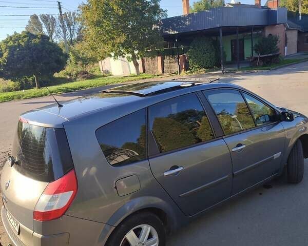 Серый Рено Гранд Сценик, объемом двигателя 2 л и пробегом 299 тыс. км за 5300 $, фото 3 на Automoto.ua