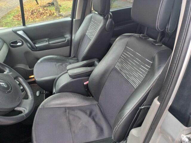 Серый Рено Гранд Сценик, объемом двигателя 1 л и пробегом 160 тыс. км за 4950 $, фото 11 на Automoto.ua