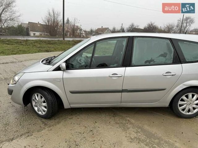 Серый Рено Гранд Сценик, объемом двигателя 1.6 л и пробегом 230 тыс. км за 5000 $, фото 5 на Automoto.ua