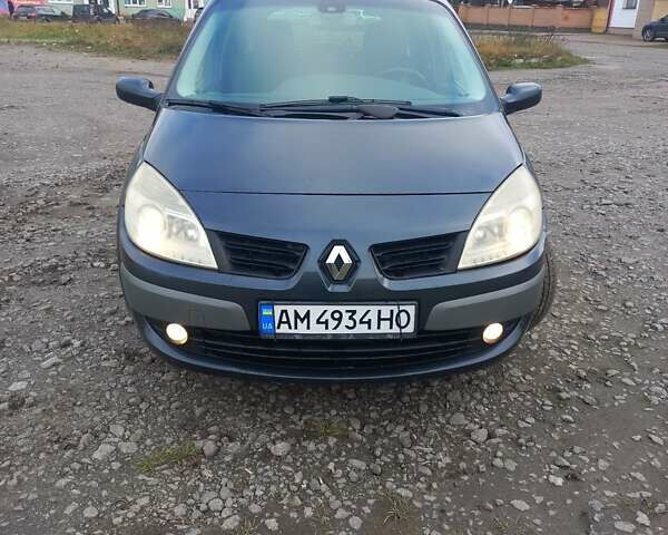 Серый Рено Гранд Сценик, объемом двигателя 2 л и пробегом 215 тыс. км за 4900 $, фото 2 на Automoto.ua