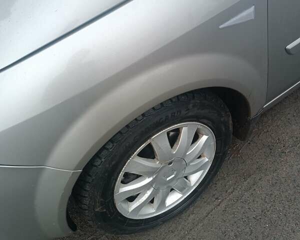 Серый Рено Гранд Сценик, объемом двигателя 1.6 л и пробегом 237 тыс. км за 4800 $, фото 4 на Automoto.ua