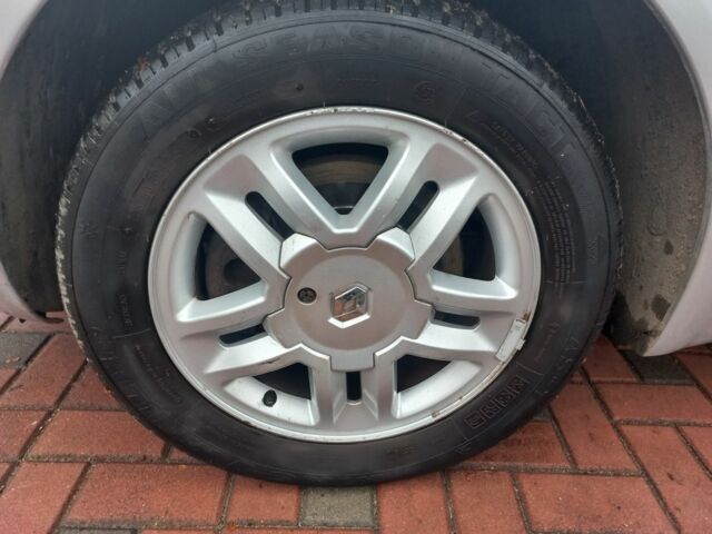 Серый Рено Гранд Сценик, объемом двигателя 1 л и пробегом 160 тыс. км за 4950 $, фото 8 на Automoto.ua