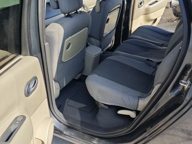 Серый Рено Гранд Сценик, объемом двигателя 2 л и пробегом 317 тыс. км за 6200 $, фото 22 на Automoto.ua