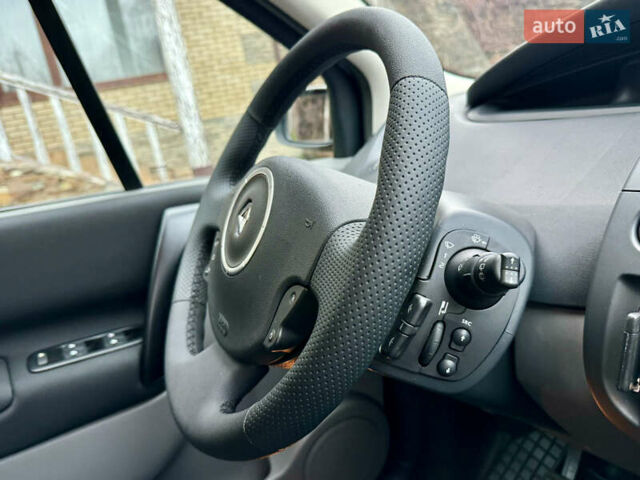 Серый Рено Гранд Сценик, объемом двигателя 1.6 л и пробегом 188 тыс. км за 6200 $, фото 42 на Automoto.ua
