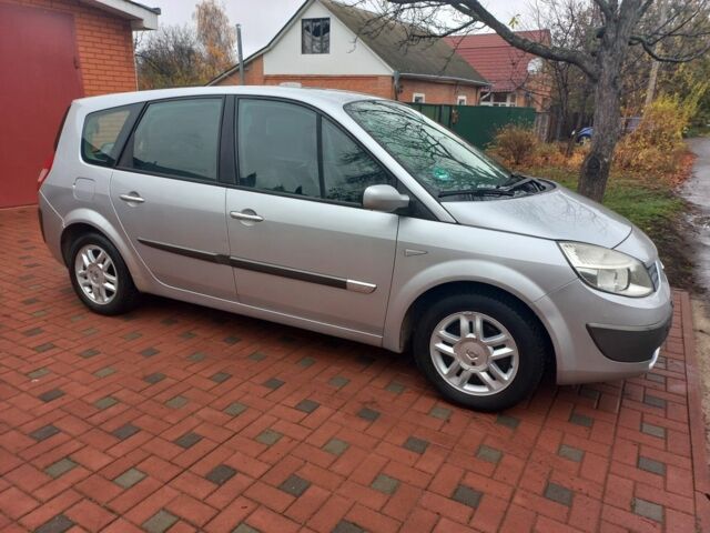 Серый Рено Гранд Сценик, объемом двигателя 1 л и пробегом 160 тыс. км за 4950 $, фото 2 на Automoto.ua