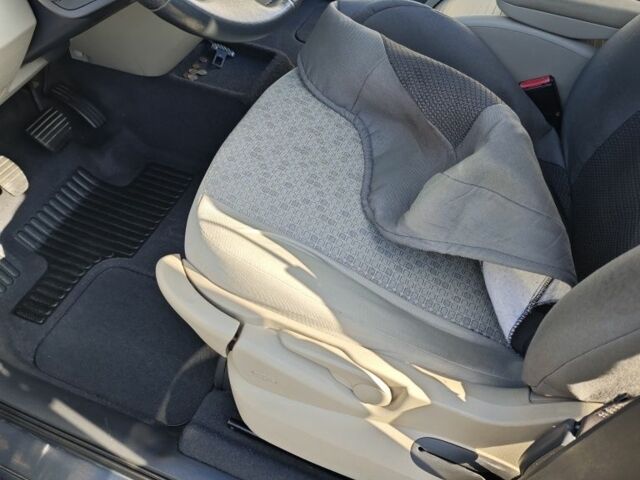 Серый Рено Гранд Сценик, объемом двигателя 2 л и пробегом 317 тыс. км за 6200 $, фото 23 на Automoto.ua