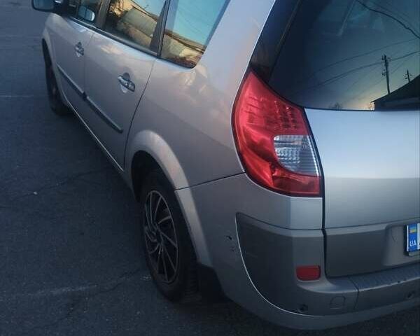 Сірий Рено Гранд Сценік, об'ємом двигуна 1.9 л та пробігом 245 тис. км за 4200 $, фото 4 на Automoto.ua
