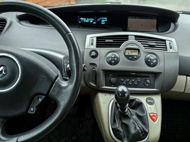 Серый Рено Гранд Сценик, объемом двигателя 1.9 л и пробегом 300 тыс. км за 4800 $, фото 6 на Automoto.ua