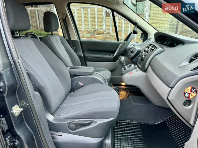 Серый Рено Гранд Сценик, объемом двигателя 1.6 л и пробегом 188 тыс. км за 6200 $, фото 37 на Automoto.ua