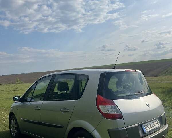 Рено Гранд Сценик 2006 в Старой Синяве на Automoto.ua Серый Рено Гранд Сценик, объемом двигателя 1.6 л и пробегом 183 тыс. км за 4900 $, фото 2 на Automoto.ua