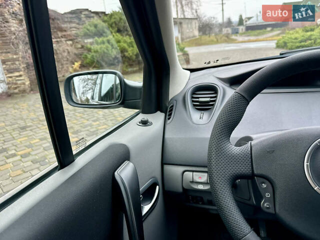 Серый Рено Гранд Сценик, объемом двигателя 1.6 л и пробегом 188 тыс. км за 6200 $, фото 49 на Automoto.ua