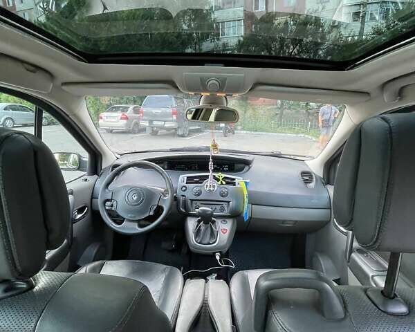 Сірий Рено Гранд Сценік, об'ємом двигуна 2 л та пробігом 310 тис. км за 6000 $, фото 16 на Automoto.ua