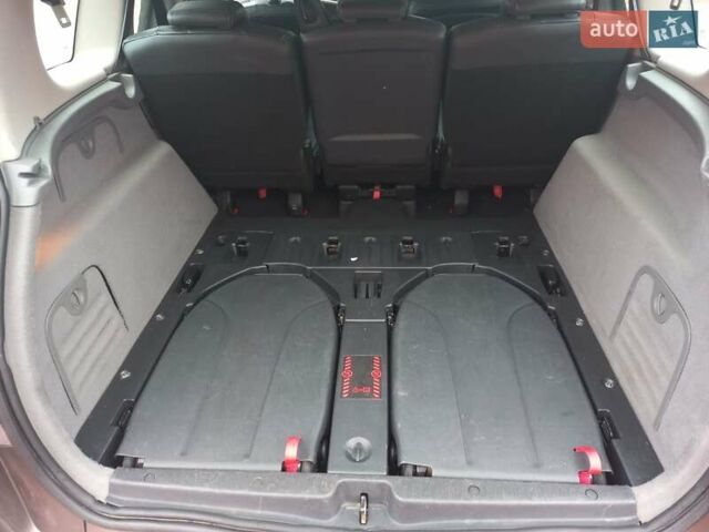 Серый Рено Гранд Сценик, объемом двигателя 1.6 л и пробегом 160 тыс. км за 4950 $, фото 84 на Automoto.ua