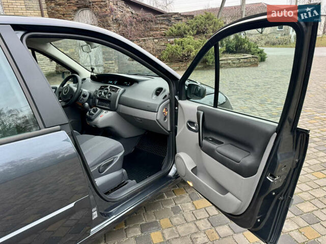 Серый Рено Гранд Сценик, объемом двигателя 1.6 л и пробегом 188 тыс. км за 6200 $, фото 36 на Automoto.ua