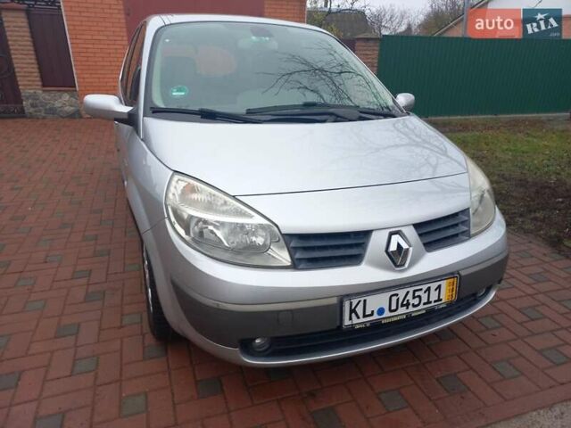 Серый Рено Гранд Сценик, объемом двигателя 1.6 л и пробегом 160 тыс. км за 4950 $, фото 11 на Automoto.ua