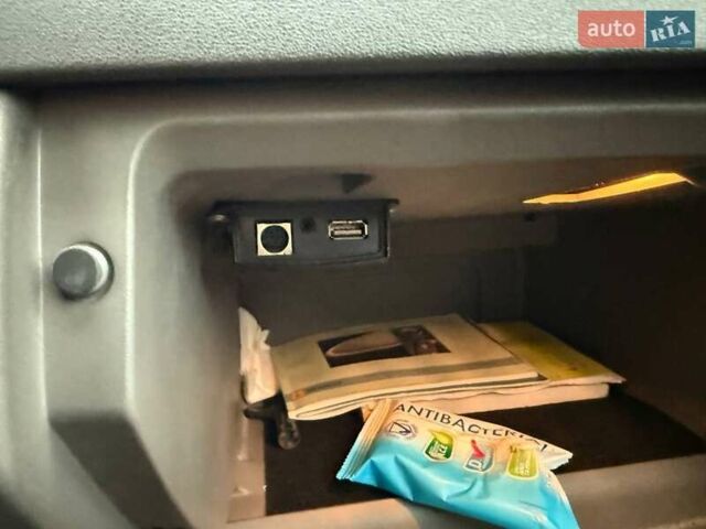 Серый Рено Гранд Сценик, объемом двигателя 1.6 л и пробегом 230 тыс. км за 5000 $, фото 14 на Automoto.ua