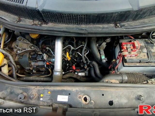 Серый Рено Гранд Сценик, объемом двигателя 1.5 л и пробегом 235 тыс. км за 4700 $, фото 1 на Automoto.ua