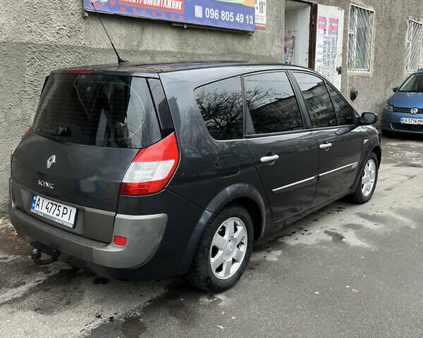 Серый Рено Гранд Сценик, объемом двигателя 2 л и пробегом 328 тыс. км за 4000 $, фото 5 на Automoto.ua