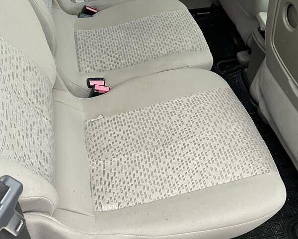 Серый Рено Гранд Сценик, объемом двигателя 2 л и пробегом 282 тыс. км за 5000 $, фото 4 на Automoto.ua