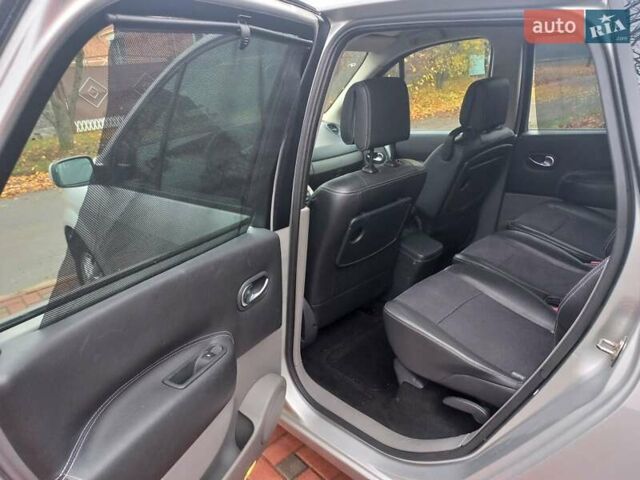 Серый Рено Гранд Сценик, объемом двигателя 1.6 л и пробегом 160 тыс. км за 4950 $, фото 77 на Automoto.ua