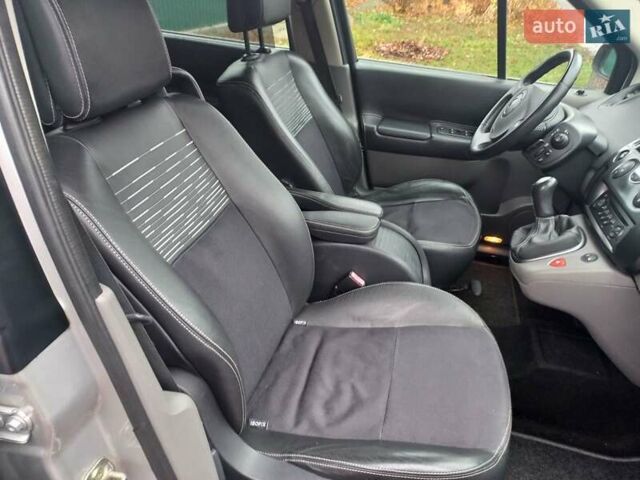 Серый Рено Гранд Сценик, объемом двигателя 1.6 л и пробегом 160 тыс. км за 4950 $, фото 64 на Automoto.ua