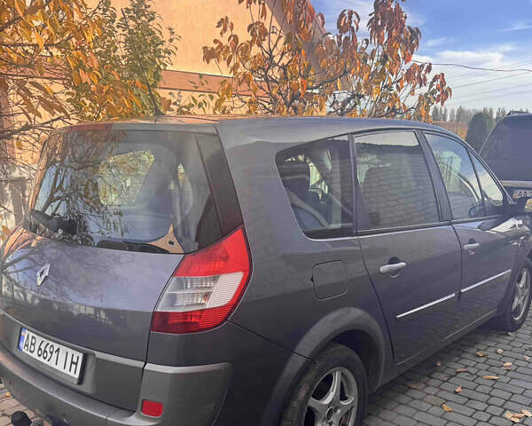 Серый Рено Гранд Сценик, объемом двигателя 2 л и пробегом 253 тыс. км за 4300 $, фото 2 на Automoto.ua