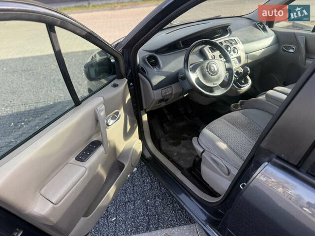 Сірий Рено Гранд Сценік, об'ємом двигуна 1.6 л та пробігом 224 тис. км за 4800 $, фото 12 на Automoto.ua