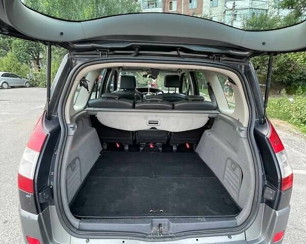 Сірий Рено Гранд Сценік, об'ємом двигуна 2 л та пробігом 310 тис. км за 6000 $, фото 17 на Automoto.ua