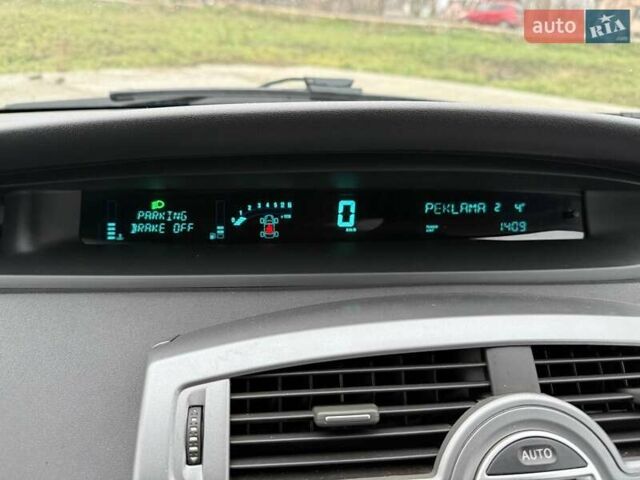 Серый Рено Гранд Сценик, объемом двигателя 1.6 л и пробегом 230 тыс. км за 5000 $, фото 12 на Automoto.ua