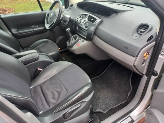 Серый Рено Гранд Сценик, объемом двигателя 1 л и пробегом 160 тыс. км за 4950 $, фото 12 на Automoto.ua