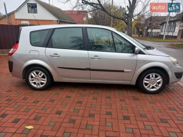 Серый Рено Гранд Сценик, объемом двигателя 1.6 л и пробегом 160 тыс. км за 4950 $, фото 20 на Automoto.ua