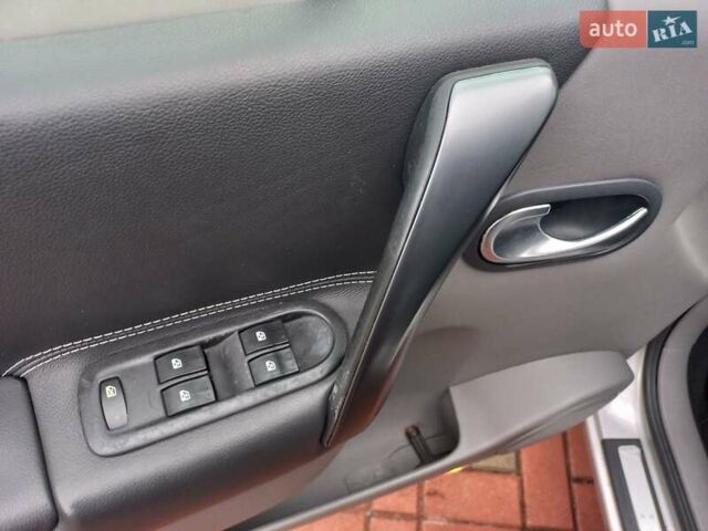 Серый Рено Гранд Сценик, объемом двигателя 1.6 л и пробегом 160 тыс. км за 4950 $, фото 53 на Automoto.ua