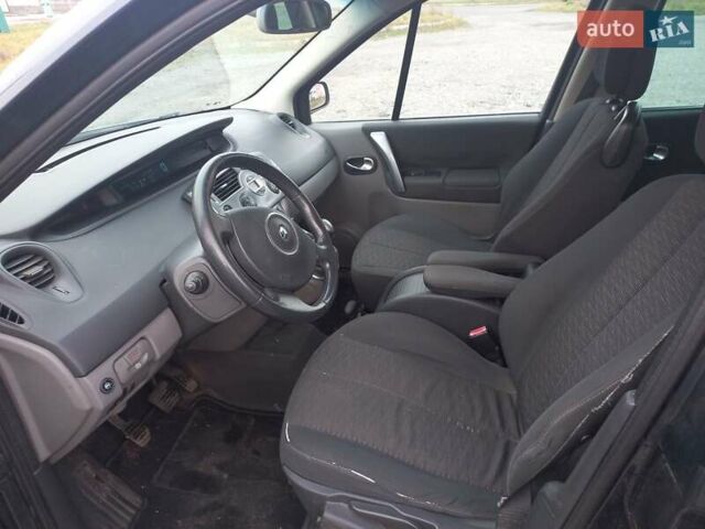 Серый Рено Гранд Сценик, объемом двигателя 2 л и пробегом 215 тыс. км за 4900 $, фото 16 на Automoto.ua