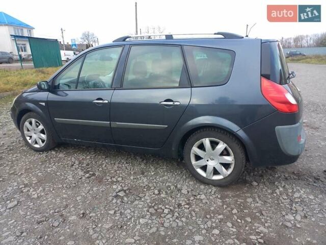 Серый Рено Гранд Сценик, объемом двигателя 2 л и пробегом 215 тыс. км за 4900 $, фото 7 на Automoto.ua