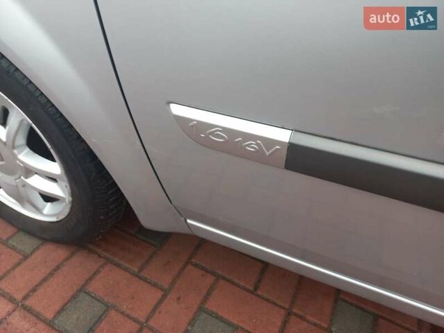 Серый Рено Гранд Сценик, объемом двигателя 1.6 л и пробегом 160 тыс. км за 4950 $, фото 45 на Automoto.ua