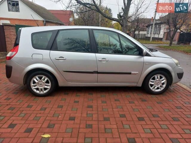 Серый Рено Гранд Сценик, объемом двигателя 1.6 л и пробегом 160 тыс. км за 4950 $, фото 21 на Automoto.ua