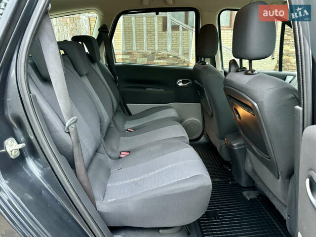 Серый Рено Гранд Сценик, объемом двигателя 1.6 л и пробегом 188 тыс. км за 6200 $, фото 35 на Automoto.ua