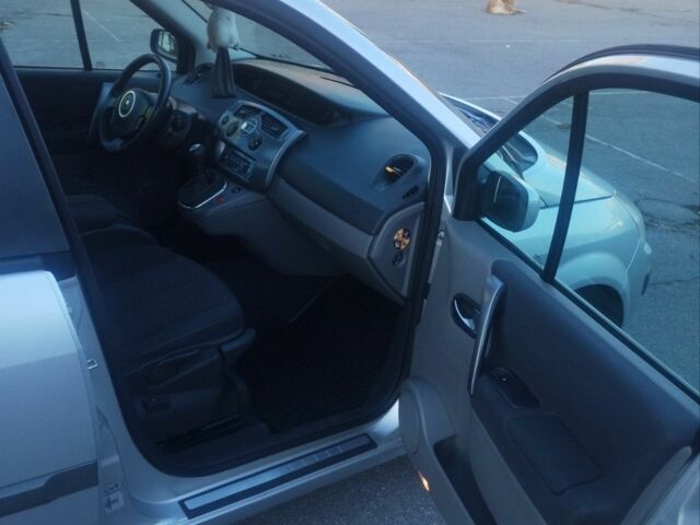 Сірий Рено Гранд Сценік, об'ємом двигуна 0 л та пробігом 245 тис. км за 4200 $, фото 4 на Automoto.ua