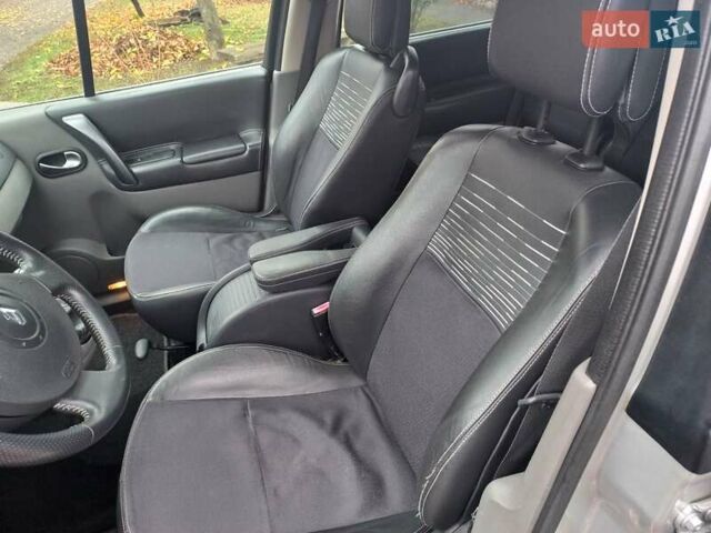 Серый Рено Гранд Сценик, объемом двигателя 1.6 л и пробегом 160 тыс. км за 4950 $, фото 55 на Automoto.ua