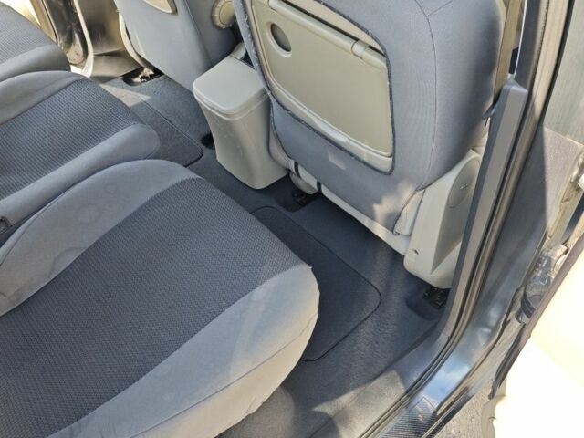 Серый Рено Гранд Сценик, объемом двигателя 2 л и пробегом 317 тыс. км за 6200 $, фото 20 на Automoto.ua