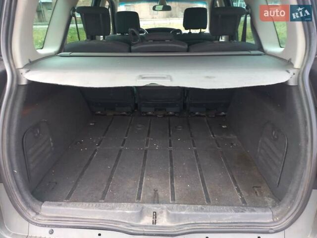 Серый Рено Гранд Сценик, объемом двигателя 2 л и пробегом 215 тыс. км за 4900 $, фото 15 на Automoto.ua